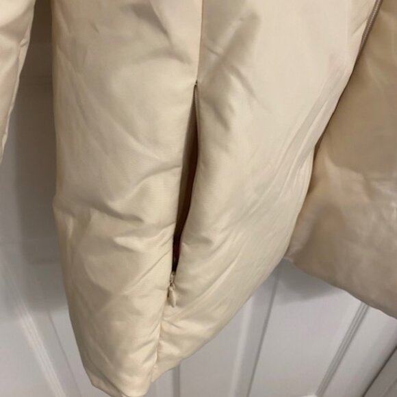 Guess Ivory Puffer Jacket with removable faux-fur collar Size L - Picture 3 of 9